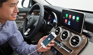 Mercedes-Benz to Offer Apple CarPlay Retrofitting on Older Cars