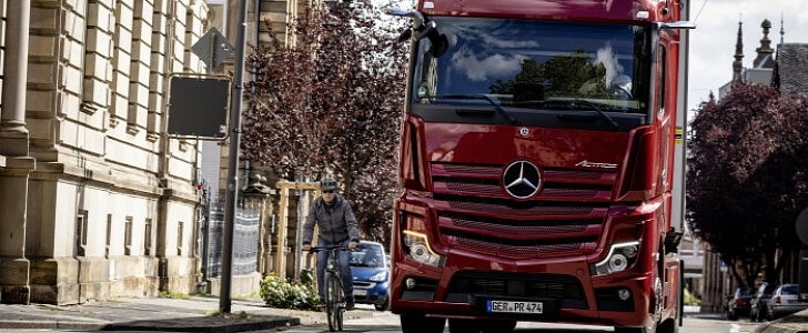 Safeguard Assist will be available for the new-generation Mercedes-Benz Trucks models as well.