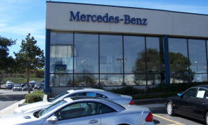 Mercedes Builds $220 million US Dealership