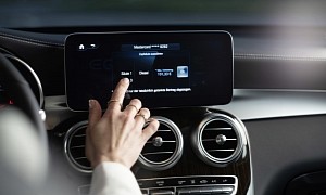 Mercedes Drivers Can Now Pay for Fuel From the Mobile App or MBUX Head Unit