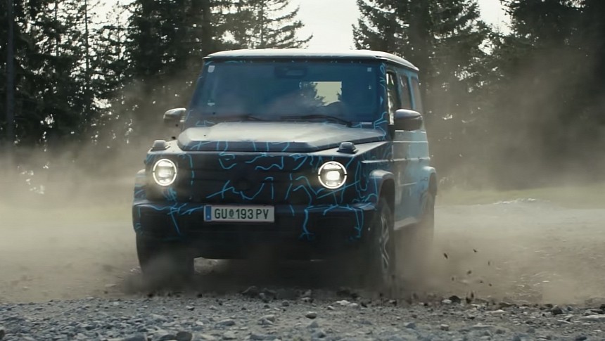The Mercedes EQG goes off-roading, does the tank turn