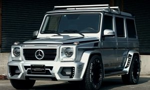Mercedes G-Class with Air Suspension Lowers Itself onto Wald Body Kit