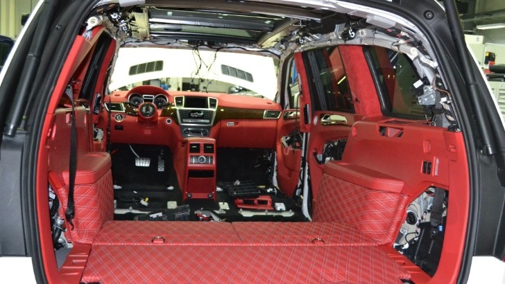 Mercedes GL-Class Gets a Brabus Fine Leather Interior 