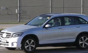 Mercedes GLC F-Cell Spotted in Traffic, Plug-In Fuel Cell Vehicle Seems Ready
