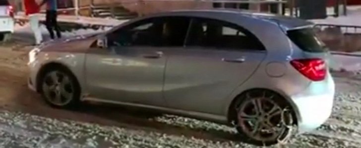Mercedes Hatch Driver Puts Snow Chains on the Wrong Wheels