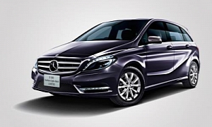 Mercedes Launches B180 Northern Lights Black Edition in Japan