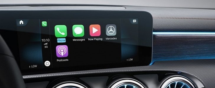 Apple CarPlay on Mercedes' MBUX