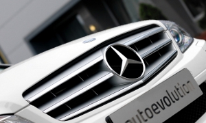 Mercedes Posts Double Digit Growth