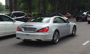 Mercedes SL Facelift Spotted Again, Shows Silver Paint Job and White Camo