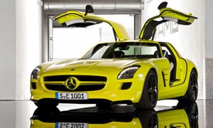 Mercedes SLS AMG E-Cell Prototype Previewed
