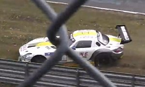 Mercedes SLS GT3 AMG Crashes During First VLN Race of 2015