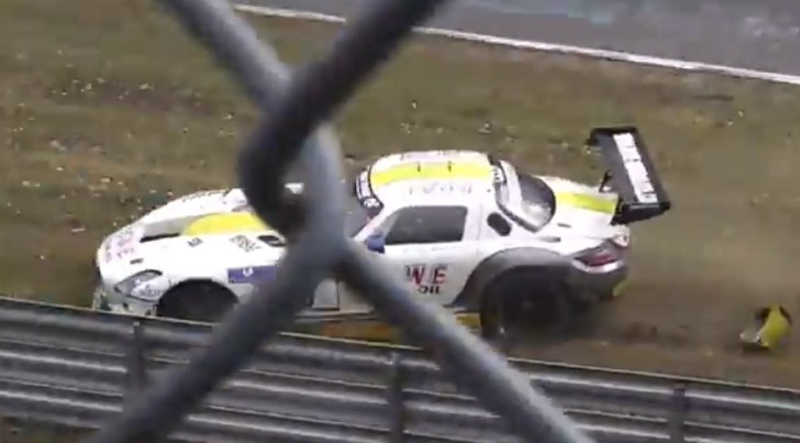  Mercedes SLS GT3 AMG Crashes During First VLN Race of 2015 - Video