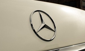 Mercedes to Adopt Auto-Swerve Tech in Five Years