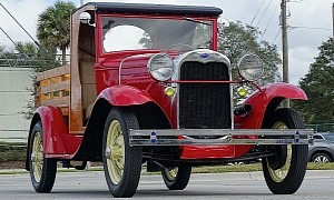 Metal and Wood 1930 Ford Model A Is a Real Classic Looker
