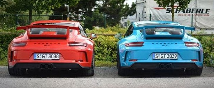 Miami Blue vs. Guards Red 2018 Porsche 911 GT3 Battle