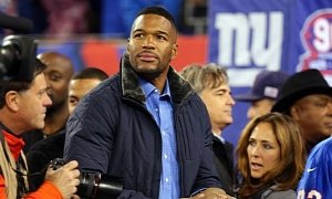 Michael Strahan Visits Ford Plant at F-150's Start of Production