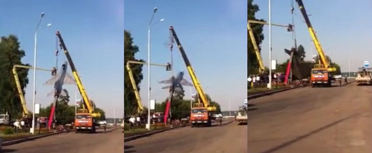 MiG-21 crane lift fail