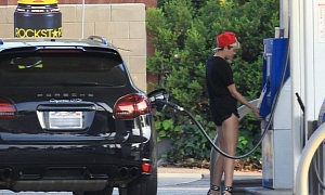 Miley Cyrus Spotted Gassing Her Porsche Cayenne GTS