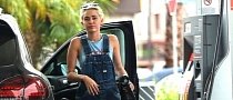 Miley Cyrus Still Drives The Black Porsche Cayenne GTS