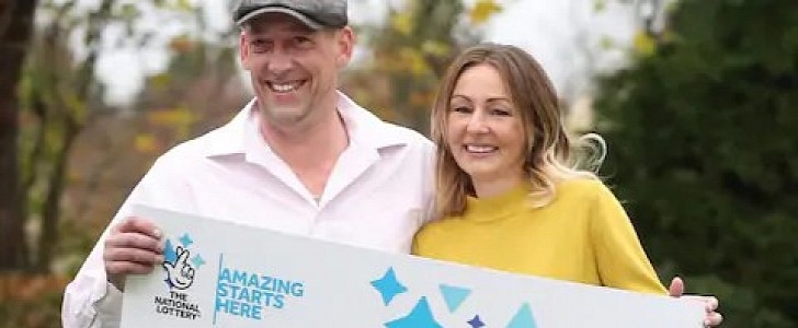 Steve and Lenka Thomson won $124.5 million at the lottery in 2019, still own second-hand cars