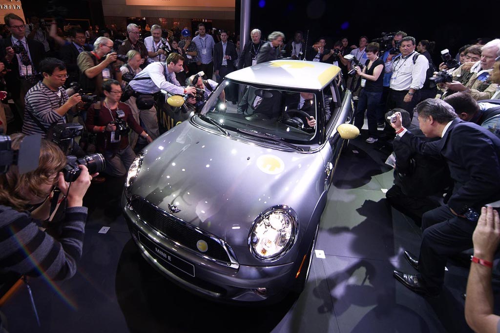 While Mini E draws tons of attention, Mini sales keep on going down