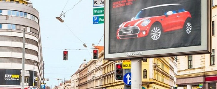 MINI scolling billboard in Vienna