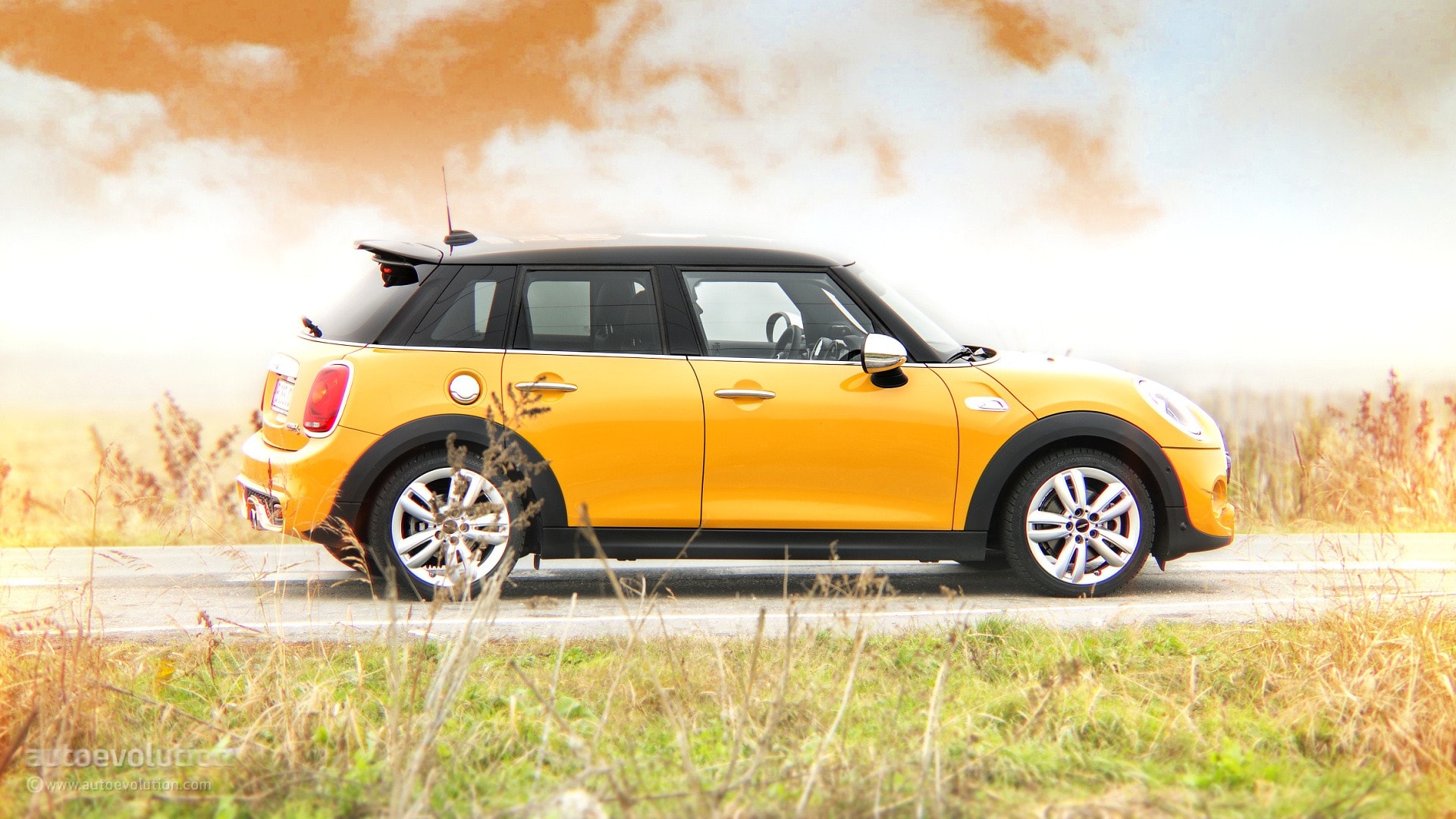 MINI Cooper S 5-Door - Your Funky HD Wallpapers Are Served - autoevolution