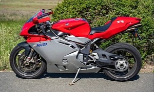 Mint-Condition 2002 MV Agusta F4 750 S Is the Two-Wheeled Portrayal of Stark Opulence