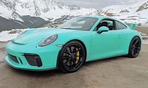 Mint Green 2018 Porsche 911 GT3 Has Matching Interior for Full Drama