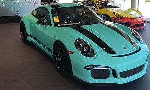 Mint Green Porsche 911 R Has Matching Interior Bits, Looks like a Jewel