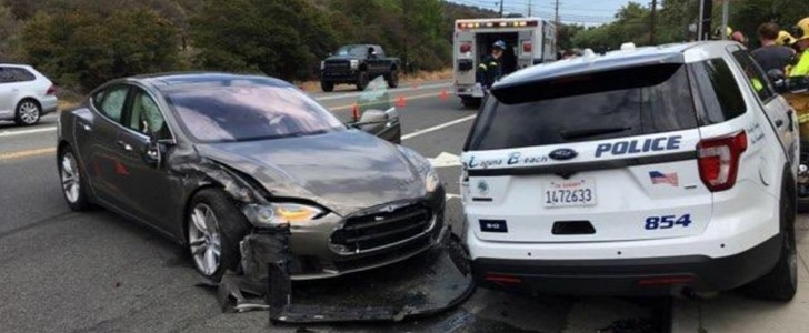 Tesla Model S on Autopilot Crashes Against Patrol Car