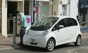 Mitsubishi i-MiEV Gets a Price Cut in the UK