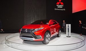 Mitsubishi Concept XR-PHEV II Teases the 2016 Mitsubishi Outlander's Face