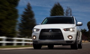 Mitsubishi Outlander GT Prototype Official Details and Photos