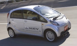 Mitsubishi to Bring Gas-Powered i MiEV in the US?