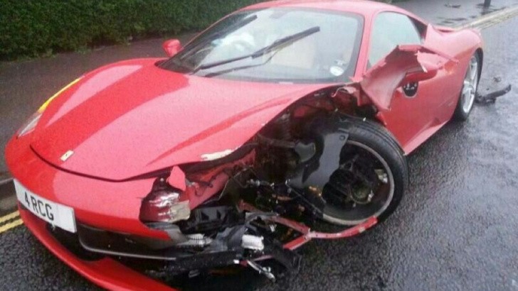 Mobile Car Cleaner Crashes Ferrari 458 Italia