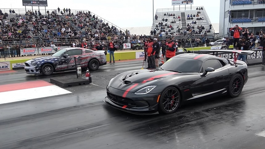 Dodge Viper ACR vs Ford Mustang on ImportRace