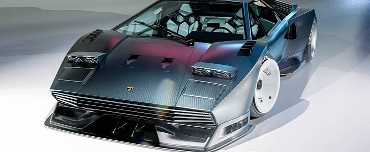 Modernized Lamborghini Countach "Carbon Copy"