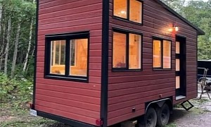 Modest-Looking Tiny House Is Ready to Offer You Year-Round Accommodation