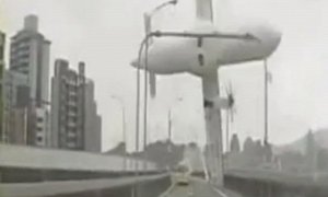 The Moment a TransAsia Airplane Crashes Shortly After Takeoff Is Shocking