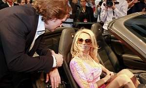 Monaco 2012: Pamela Anderson at Gemballa Stand <span>· Video</span>
