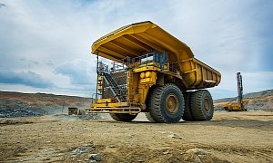 Monstrous Komatsu Mining Truck Will No Longer Burn Diesel, But Drink Hydrogen
