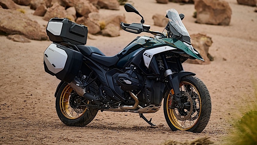 BMW R 1300 GS with new Vario bags