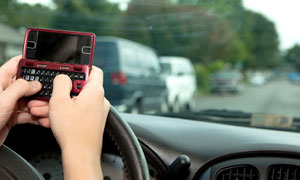 Motorists Afraid of Texting But Admit Doing It