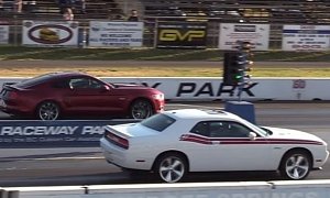 Mustang GT Drag Races Challenger R/T, The Heat is on