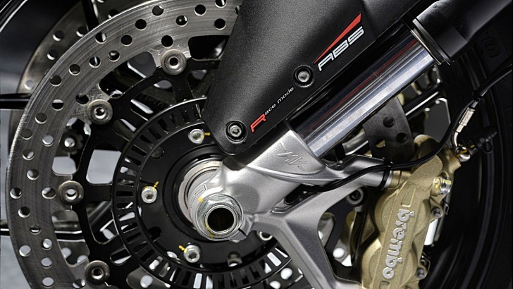 MV Agusta Adds ABS to 2014 3-Cylinder Bikes