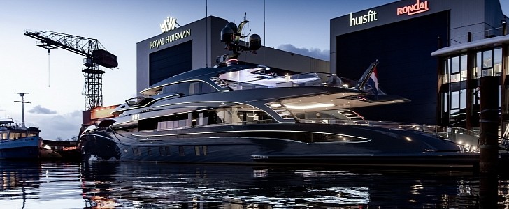 The PHI luxury yacht was delivered to its owner with a stunning light display