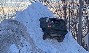 Mystery of That Viral Jeep Grand Cherokee Stuck in a Mountain of Snow Explained