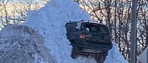 Mystery of That Viral Jeep Grand Cherokee Stuck in a Mountain of Snow Explained