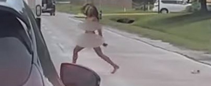 Texas driver strips and causes a scene during road rage altercation